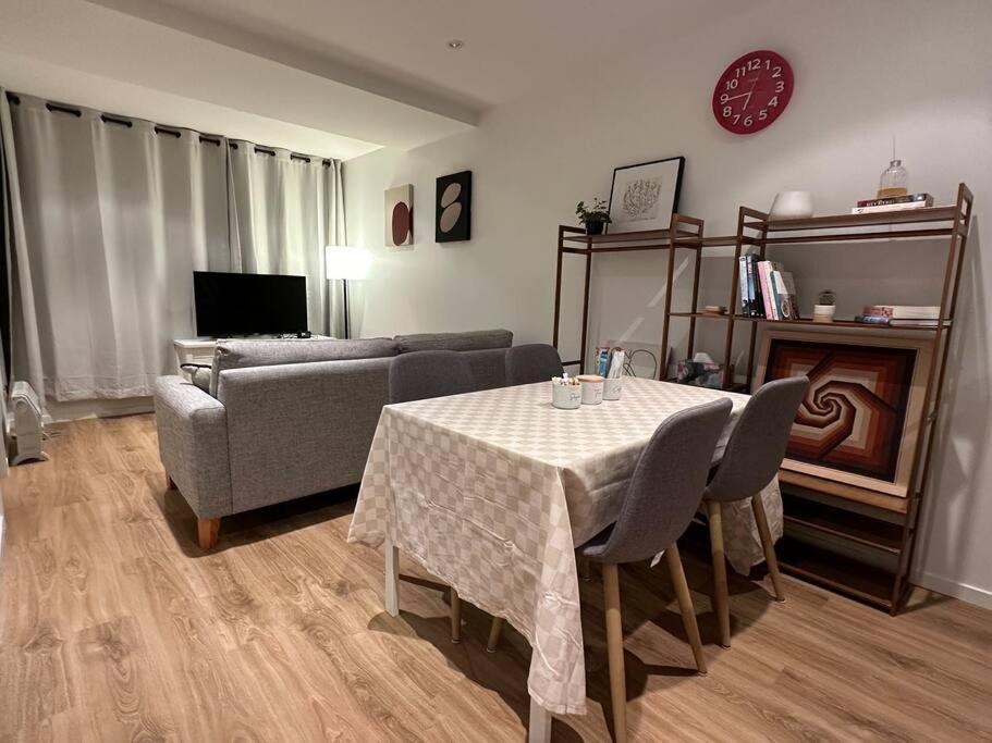 City Apartment With Sky Tower View Оукланд Екстериор снимка